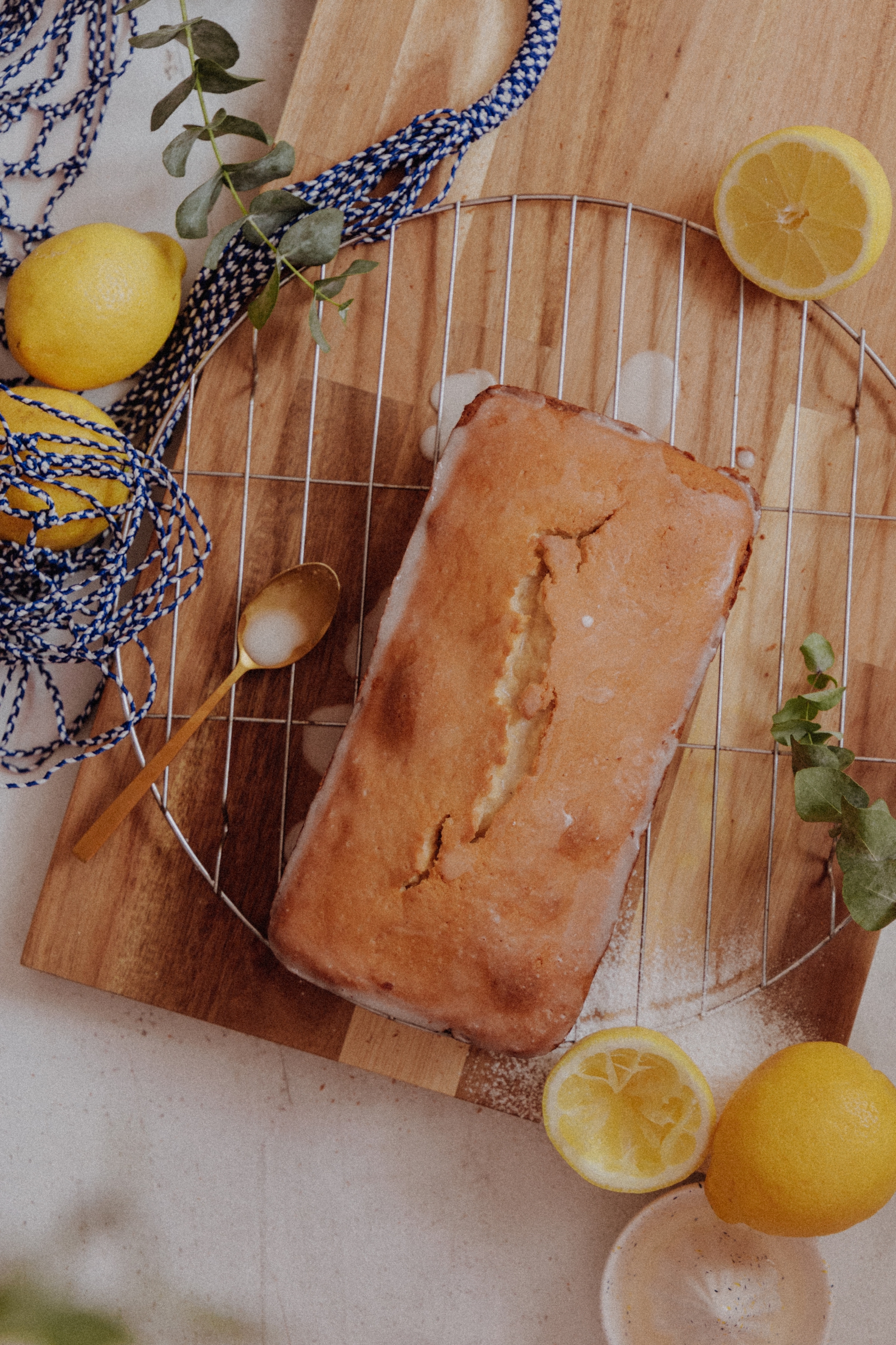 LINHÉ | Rezept Lemon Drizzle Cake
